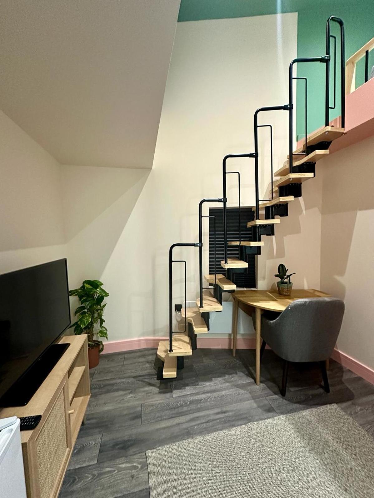 Cozy En-Suite Loft In Trendy Local Лондон Екстериор снимка