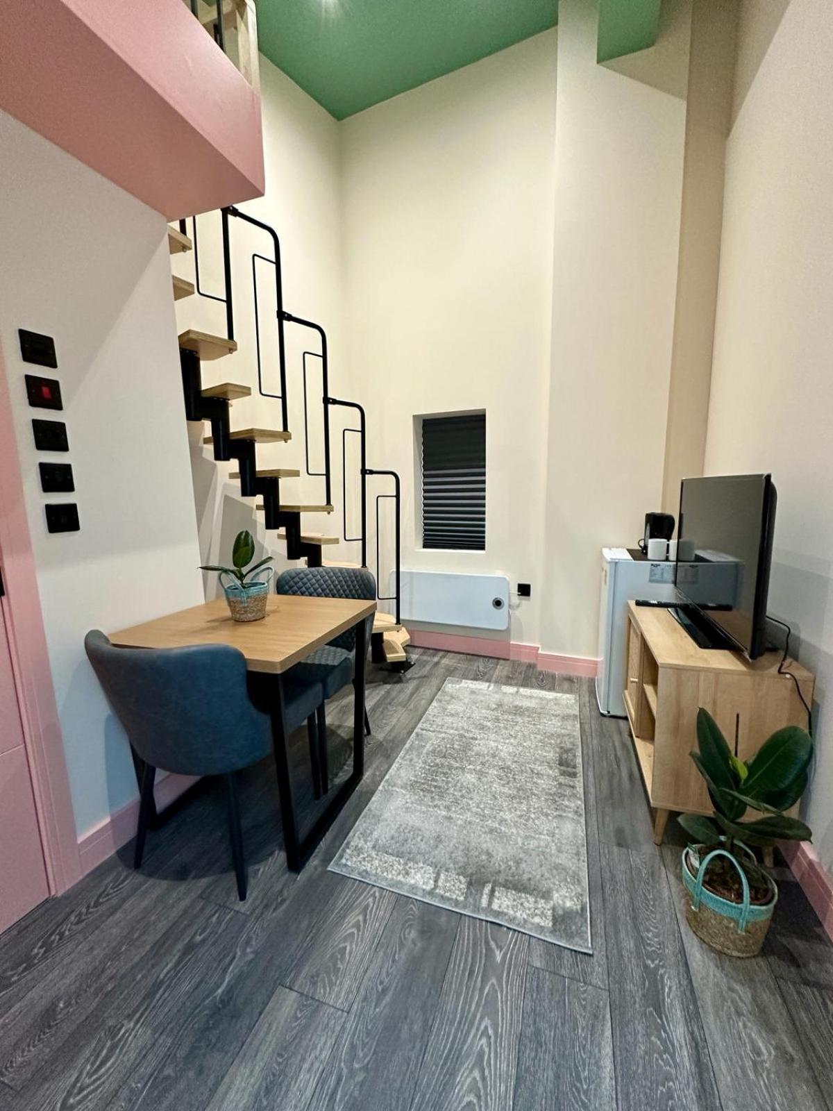 Cozy En-Suite Loft In Trendy Local Лондон Екстериор снимка