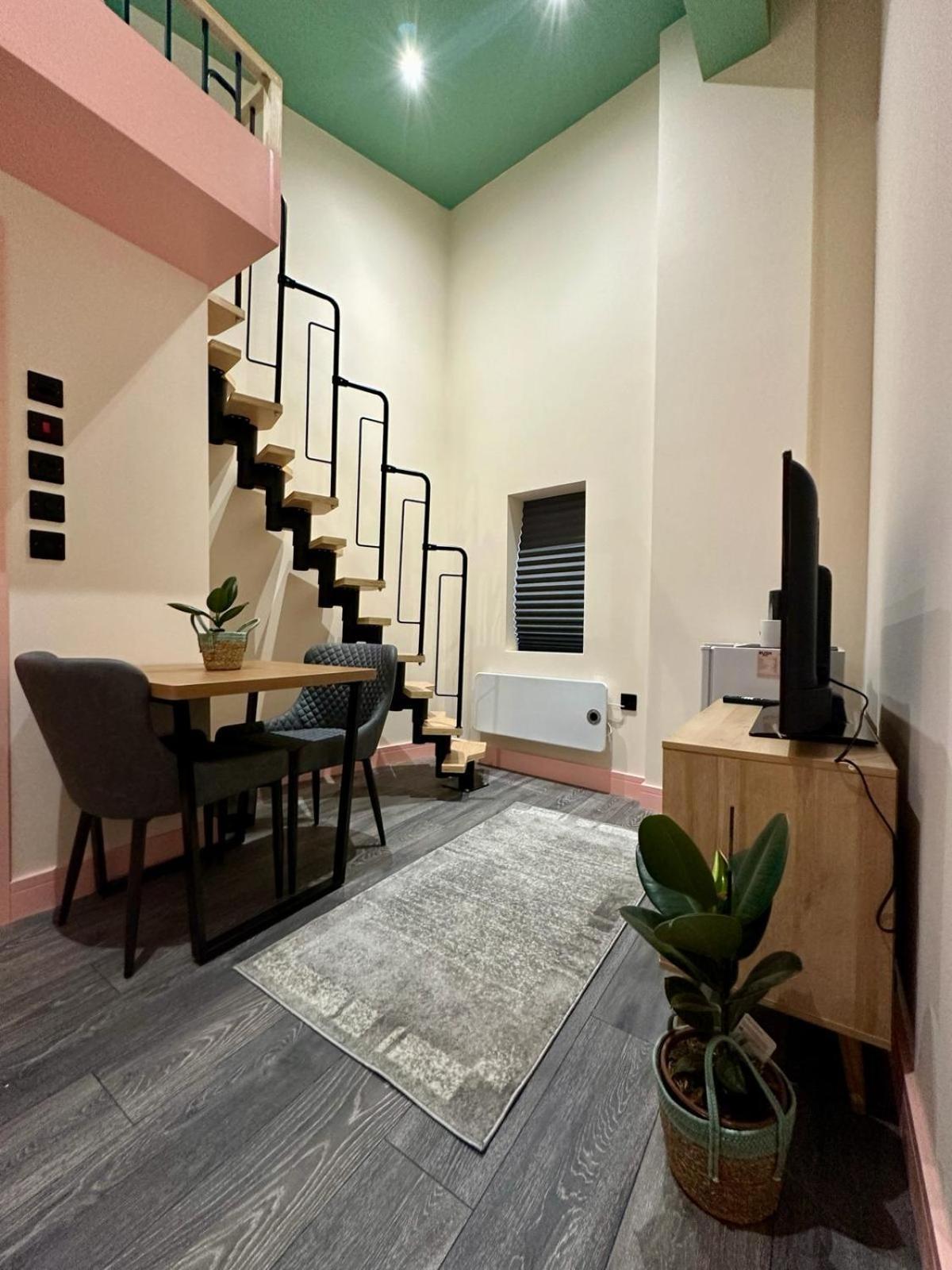 Cozy En-Suite Loft In Trendy Local Лондон Екстериор снимка