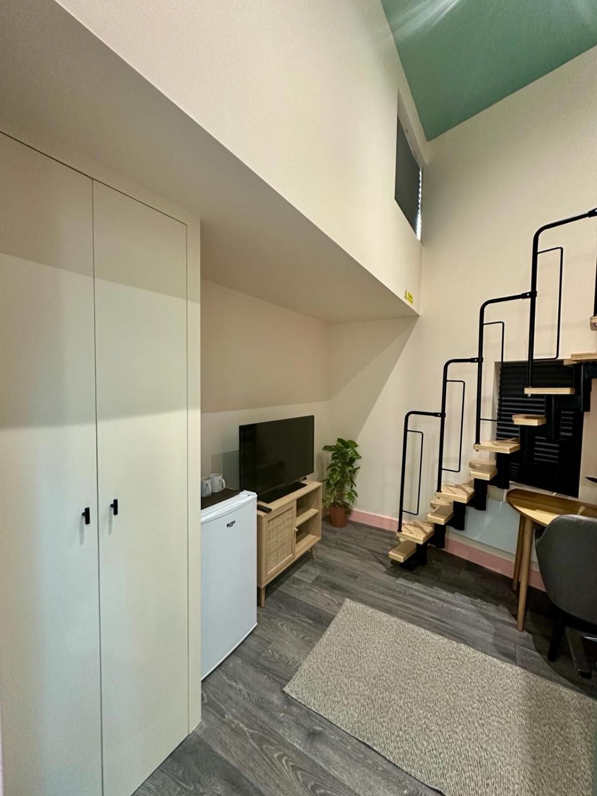 Cozy En-Suite Loft In Trendy Local Лондон Екстериор снимка