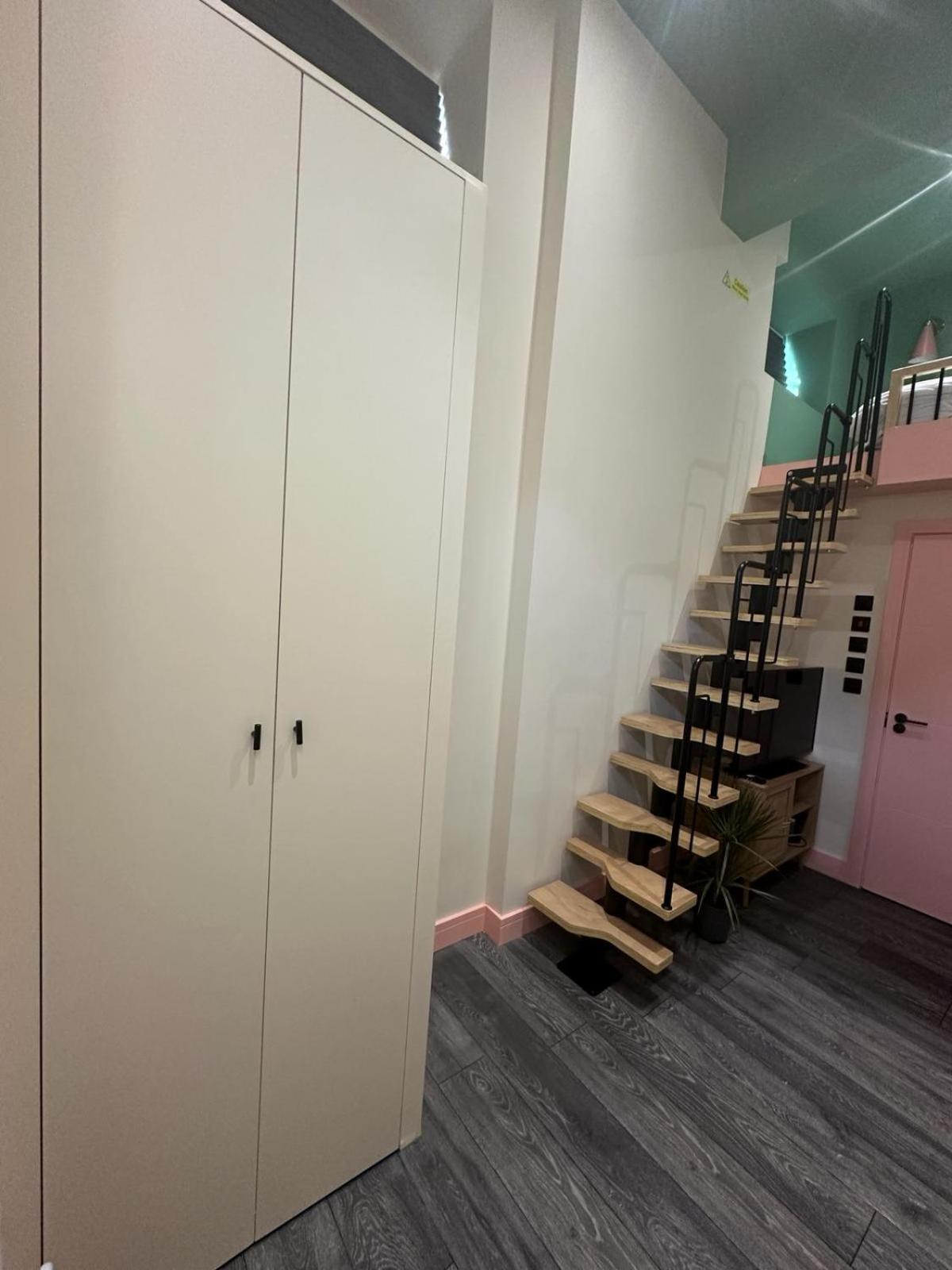 Cozy En-Suite Loft In Trendy Local Лондон Екстериор снимка