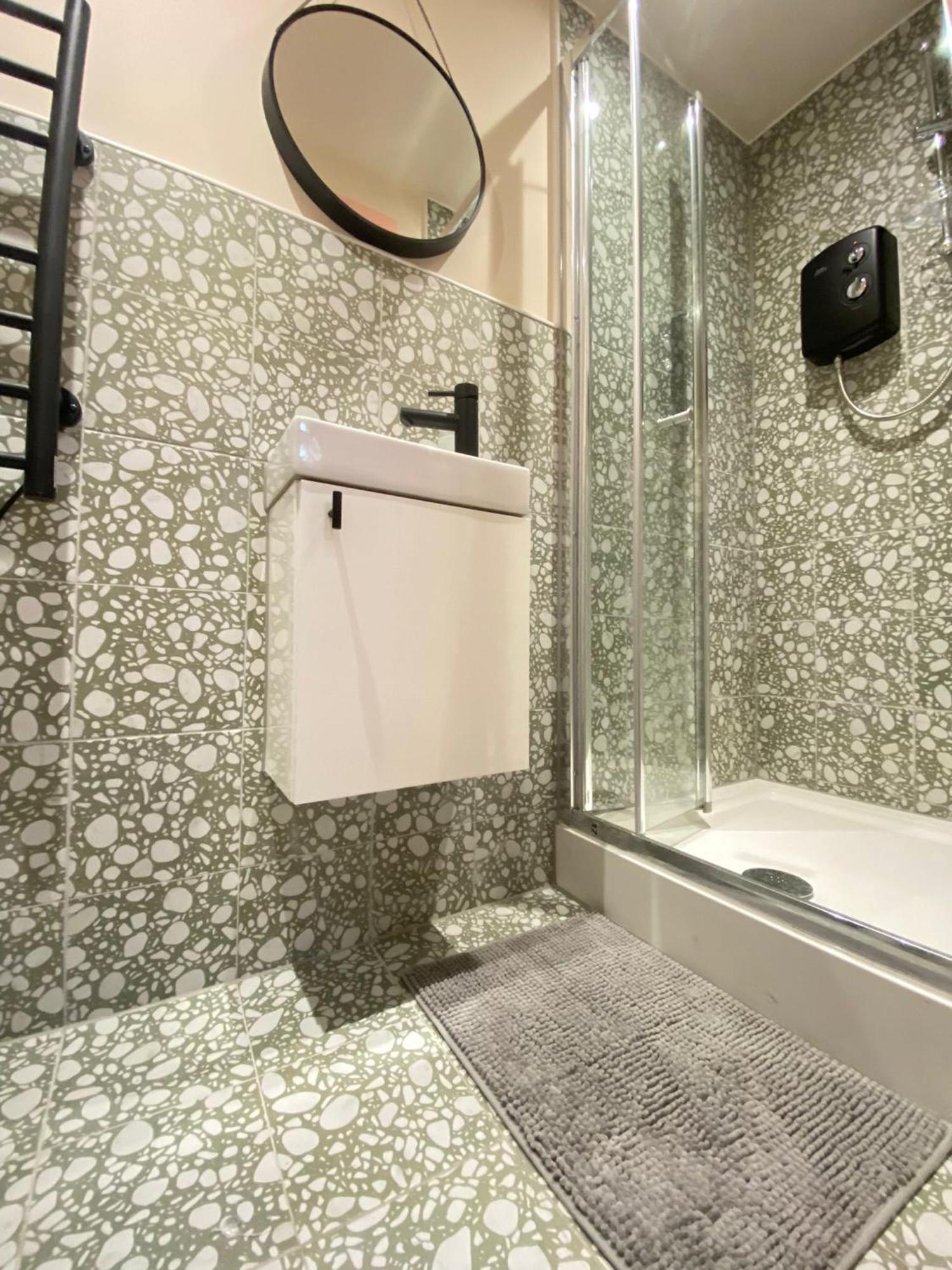 Cozy En-Suite Loft In Trendy Local Лондон Екстериор снимка